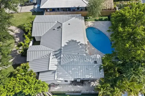 512 Warren Lane Key Biscayne FL 33149