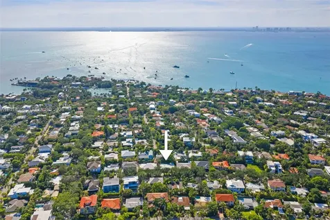 512 Warren Lane Key Biscayne FL 33149