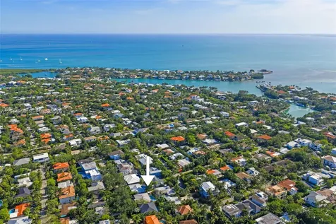 512 Warren Lane Key Biscayne FL 33149