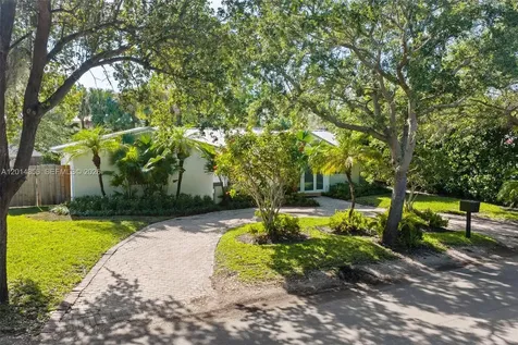 512 Warren Lane Key Biscayne FL 33149