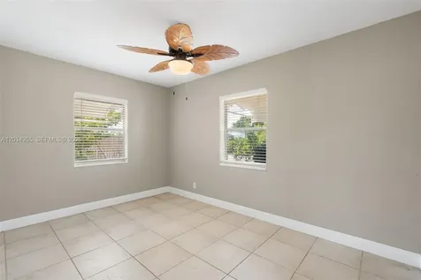 376 W 14th Street Riviera Beach FL 33404
