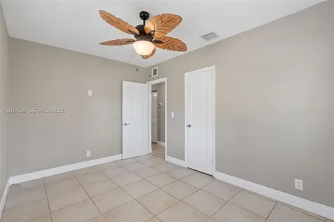376 W 14th Street Riviera Beach FL 33404