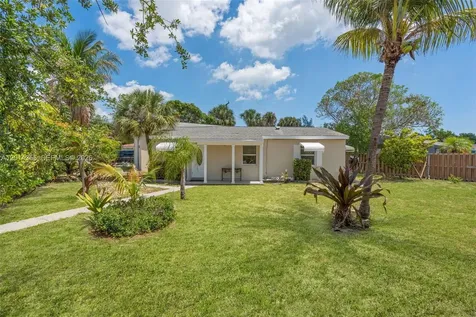 376 W 14th Street Riviera Beach FL 33404