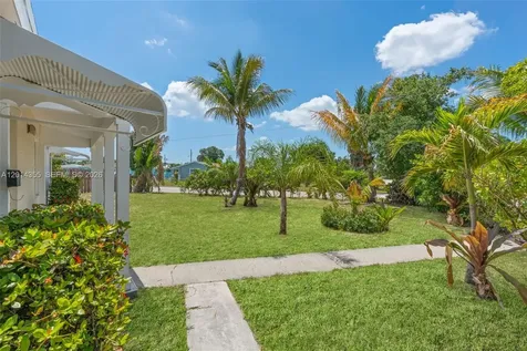 376 W 14th Street Riviera Beach FL 33404