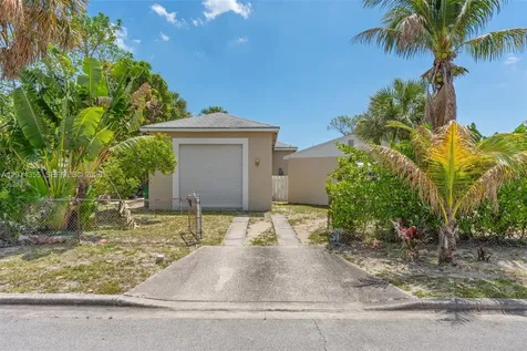 376 W 14th Street Riviera Beach FL 33404