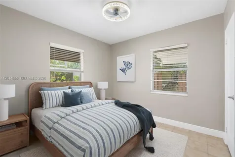 376 W 14th Street Riviera Beach FL 33404