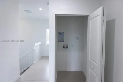 9155 NW 32 Avenue Miami FL 33147