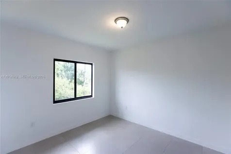 9155 NW 32 Avenue Miami FL 33147