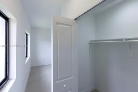 9155 NW 32 Avenue Miami FL 33147