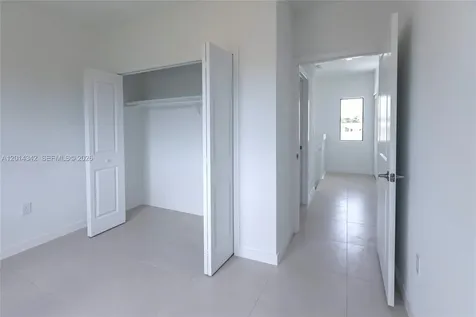 9155 NW 32 Avenue Miami FL 33147