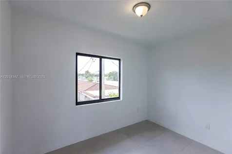 9155 NW 32 Avenue Miami FL 33147