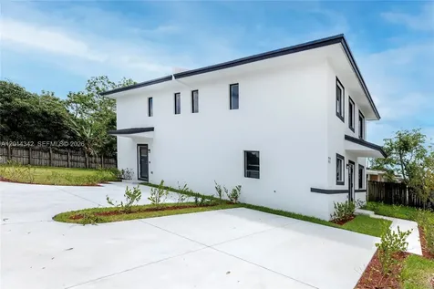 9155 NW 32 Avenue Miami FL 33147