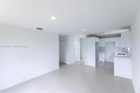 9155 NW 32 Avenue Miami FL 33147