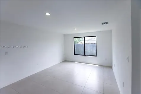 9155 NW 32 Avenue Miami FL 33147
