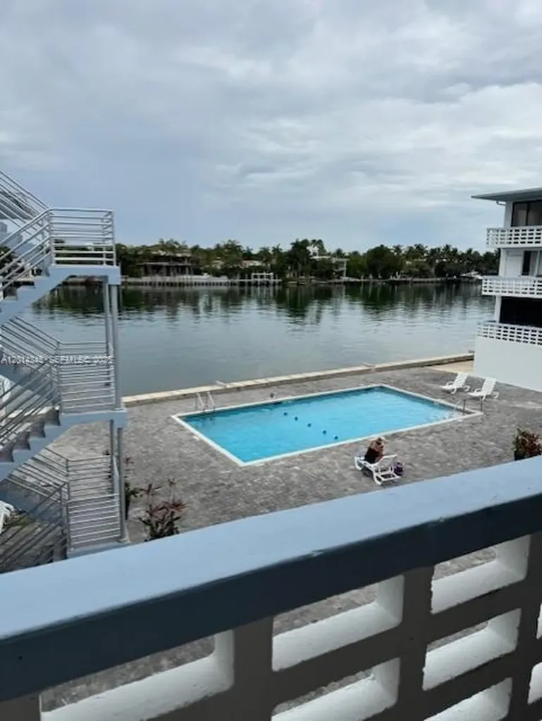6484 Indian Creek Miami Beach FL 33141
