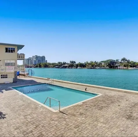 6484 Indian Creek Miami Beach FL 33141
