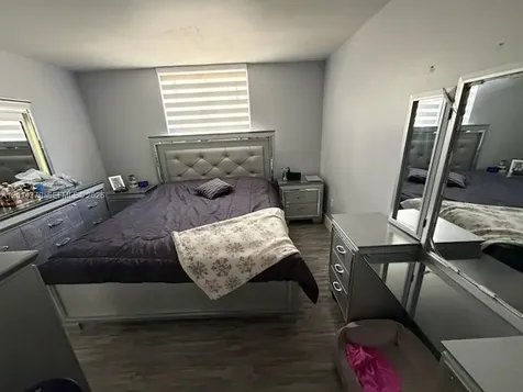 5033 NW 7th Street Miami FL 33126