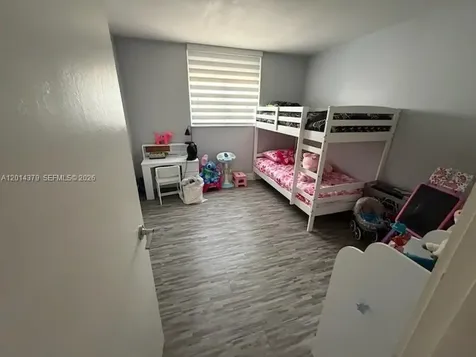 5033 NW 7th Street Miami FL 33126