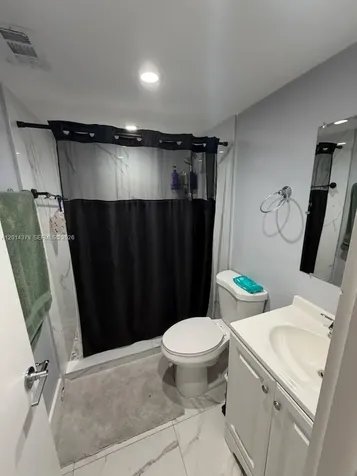 5033 NW 7th Street Miami FL 33126