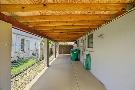 9930 SW 40th Terrace Miami FL 33165