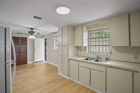 9930 SW 40th Terrace Miami FL 33165