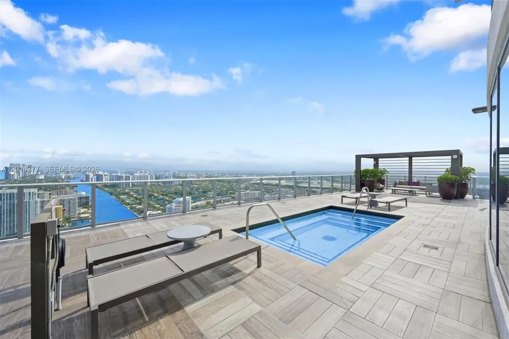 4010 S Ocean Drive Hollywood FL 33019