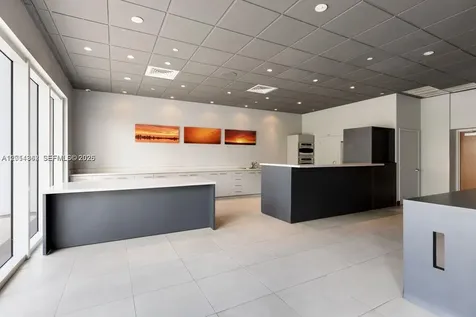 6365 Collins Avenue Miami Beach FL 33141