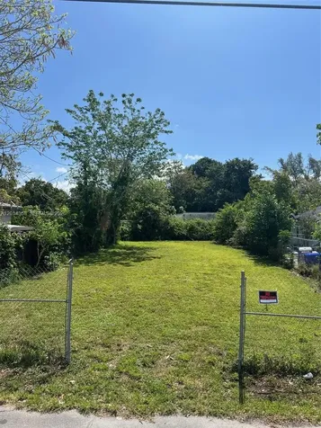 3033 NW 8th Avenue Miami FL 33127