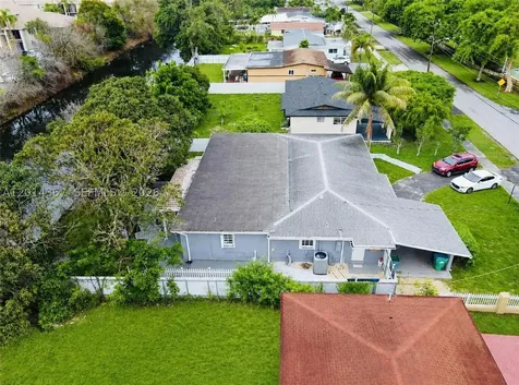 18901 NW 28th Place Miami Gardens FL 33056