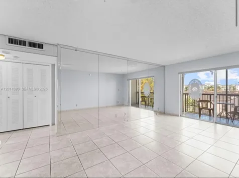 8005 Lake Drive Doral FL 33166
