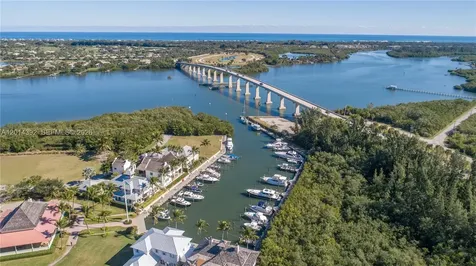 5035 Fairways Circle Vero Beach FL 32967