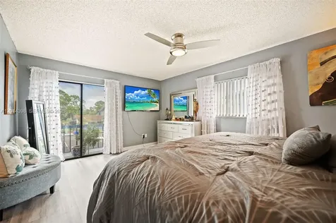4582 Holly Lake Drive Lake Worth FL 33463