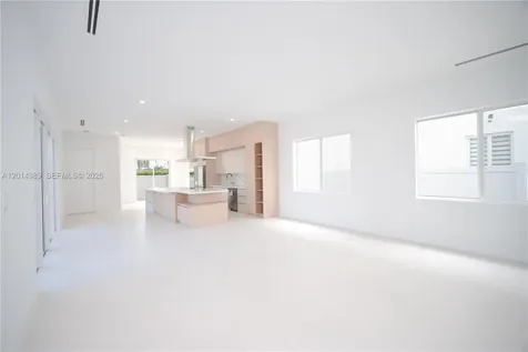 10381 NW 67th Terrace Doral FL 33178