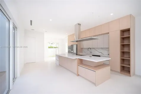 10381 NW 67th Terrace Doral FL 33178