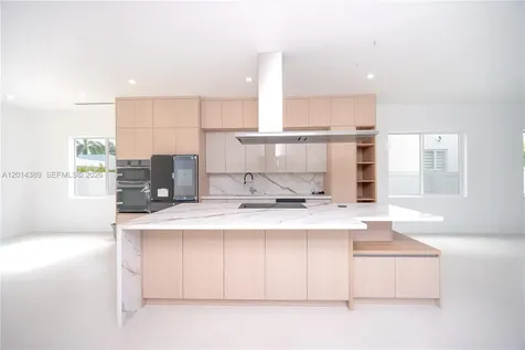 10381 NW 67th Terrace Doral FL 33178