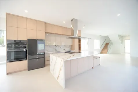 10381 NW 67th Terrace Doral FL 33178