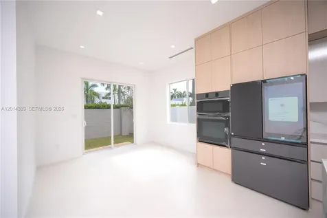 10381 NW 67th Terrace Doral FL 33178