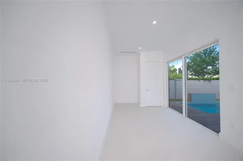 10381 NW 67th Terrace Doral FL 33178