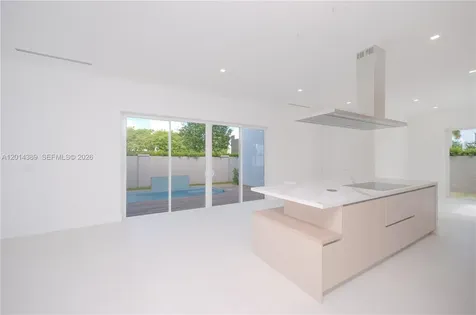 10381 NW 67th Terrace Doral FL 33178