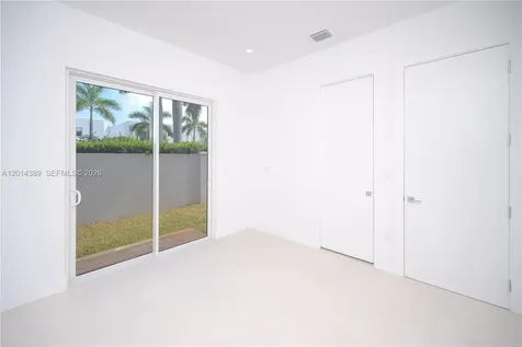 10381 NW 67th Terrace Doral FL 33178