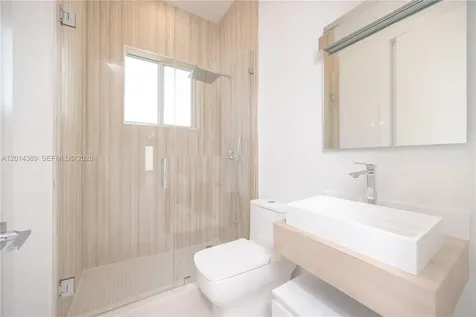 10381 NW 67th Terrace Doral FL 33178