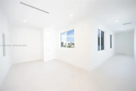 10381 NW 67th Terrace Doral FL 33178