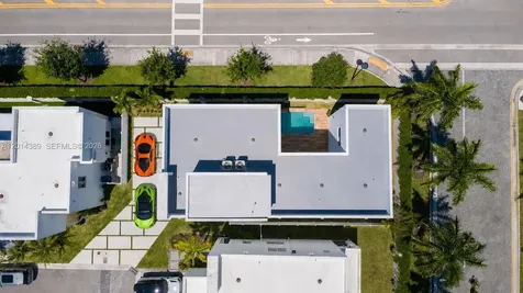 10381 NW 67th Terrace Doral FL 33178