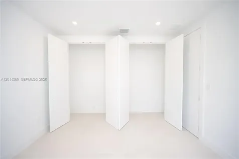 10381 NW 67th Terrace Doral FL 33178