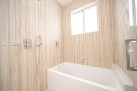 10381 NW 67th Terrace Doral FL 33178
