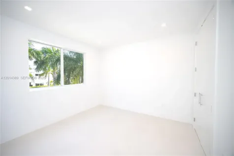 10381 NW 67th Terrace Doral FL 33178