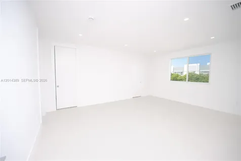 10381 NW 67th Terrace Doral FL 33178