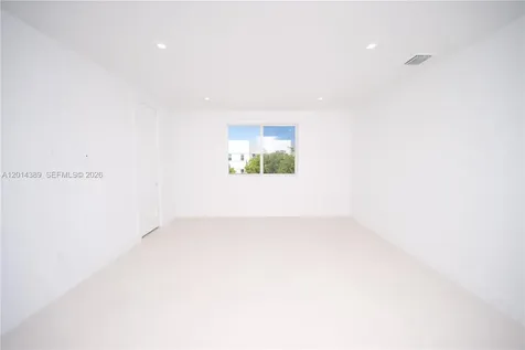 10381 NW 67th Terrace Doral FL 33178
