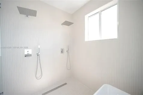 10381 NW 67th Terrace Doral FL 33178