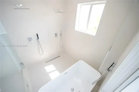 10381 NW 67th Terrace Doral FL 33178